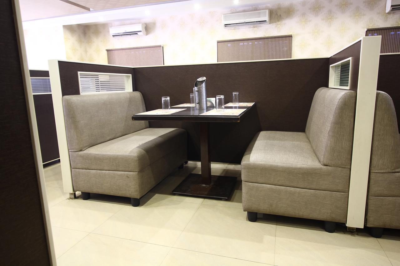 Vels Hotel 蓬蒂切里 外观 照片