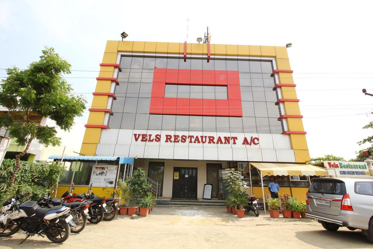 Vels Hotel 蓬蒂切里 外观 照片